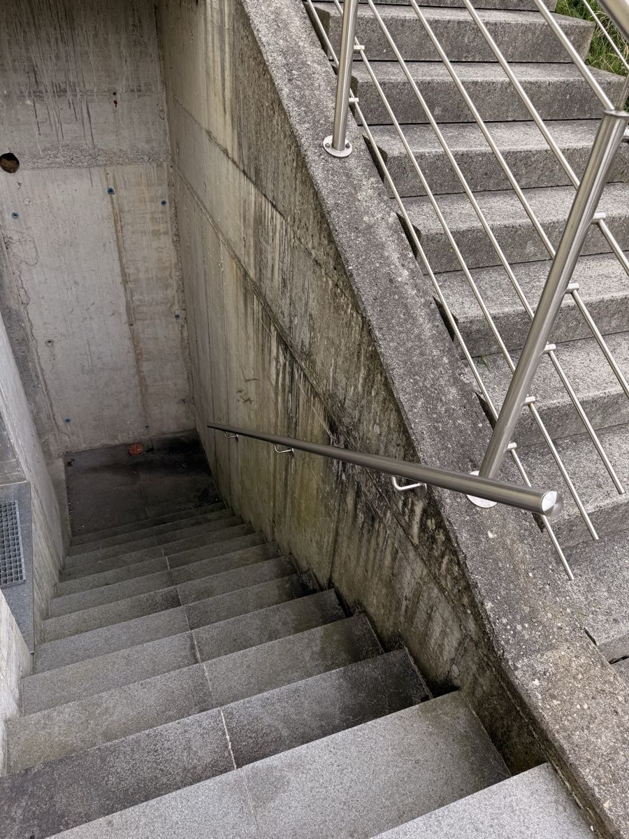 Balustrades: Handlauf Chromstahl ca. 13 Meter – D'occasion à Oberbuchsiten par DoppioEspresso 1