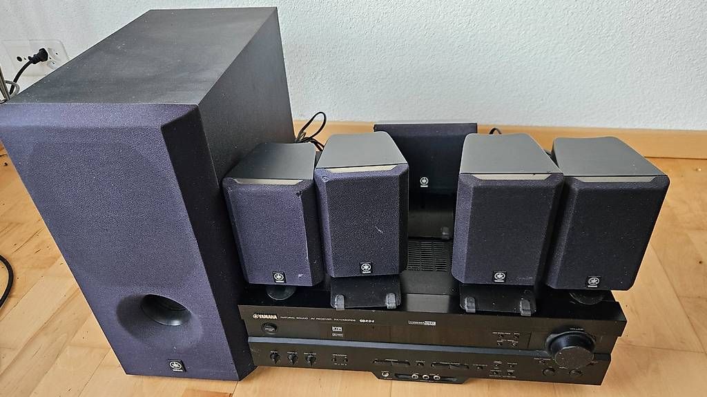 Home Cinema: Yamaha Dolby Surround System – Usato da Läufelfingen venduto da Joebar1 1