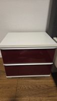 Möbel Pfister Nachttisch weiss/burgundy 2 Schubladen