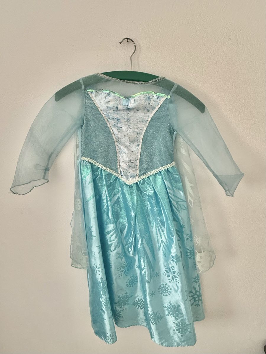 Costumi:  Elsa Kostüm disney – Usato da Chur venduto da Tsambiko 4