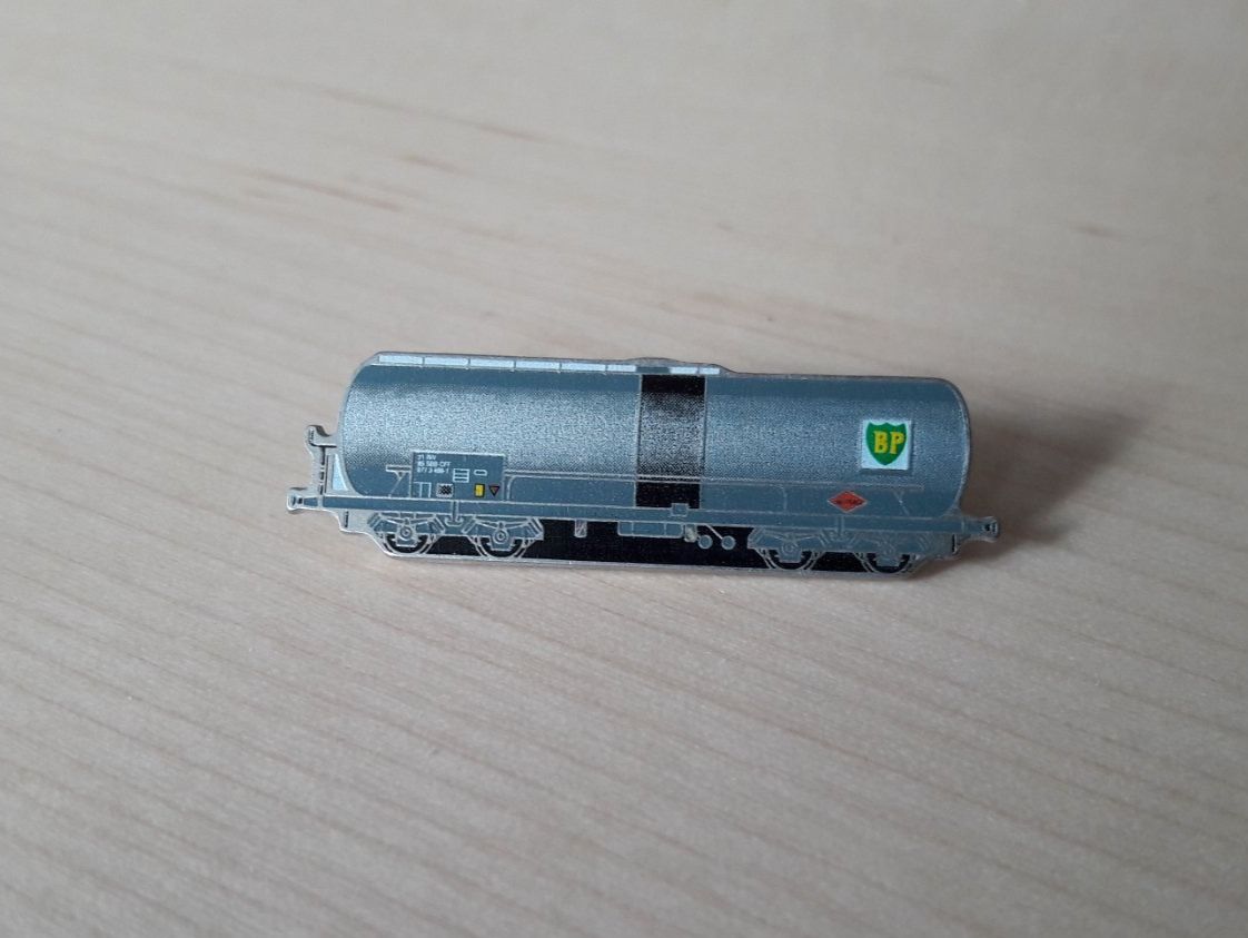Placchette & Badge: Pin's : LOKI, wagon citerne BP "Zas" des CFF – Usato da Buttes venduto da Cafe2005