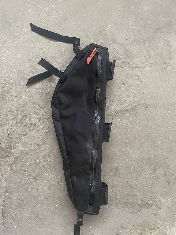 Borse: Restrap Frame Bag large (4.5l) – Usato da Uetikon am See venduto da Johanna_A_N 1