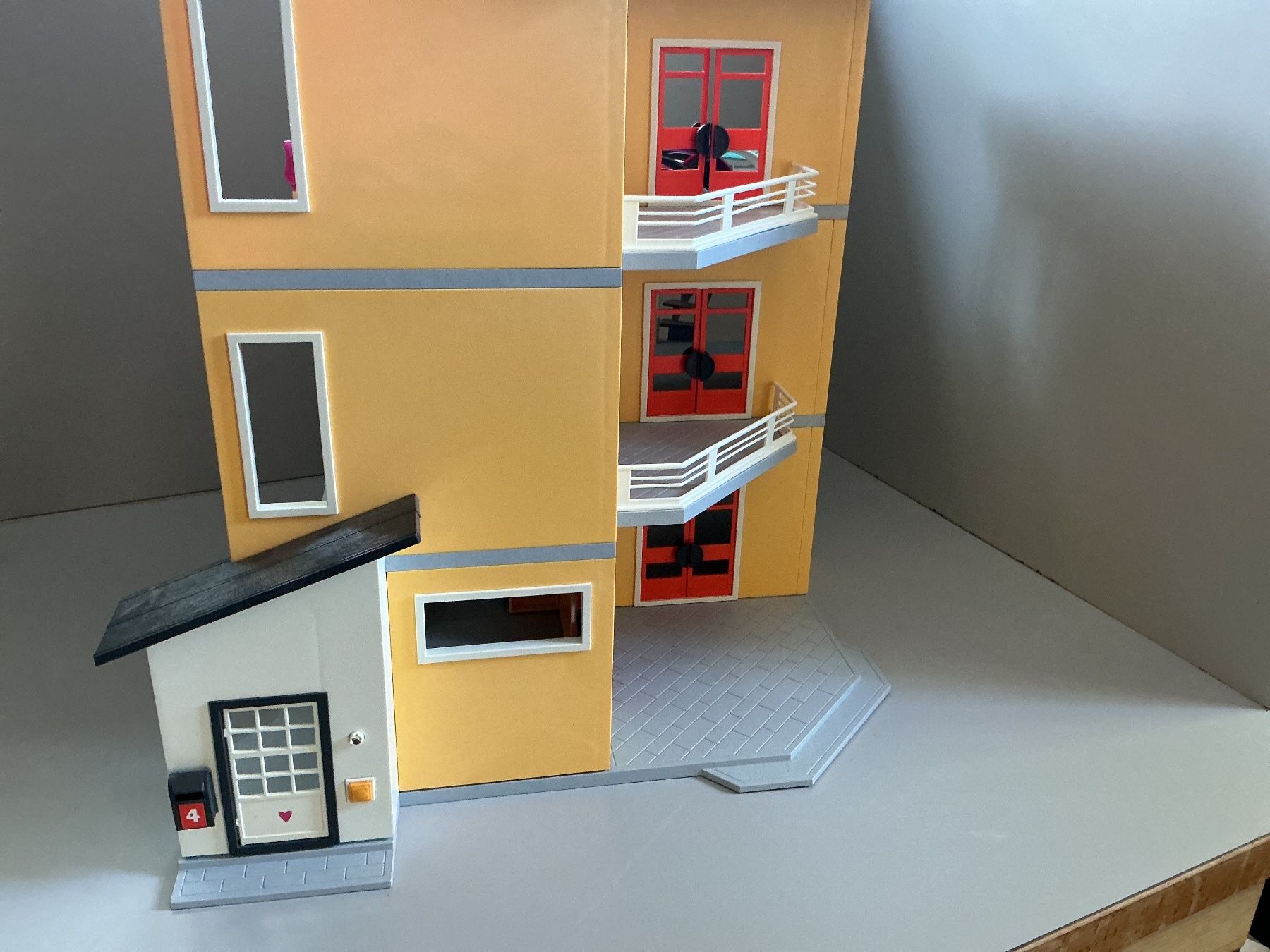 Playmobil Giocattoli: Grosses Playmobil Haus + Pool und Auto – Usato da Kappel SO venduto da su71 7