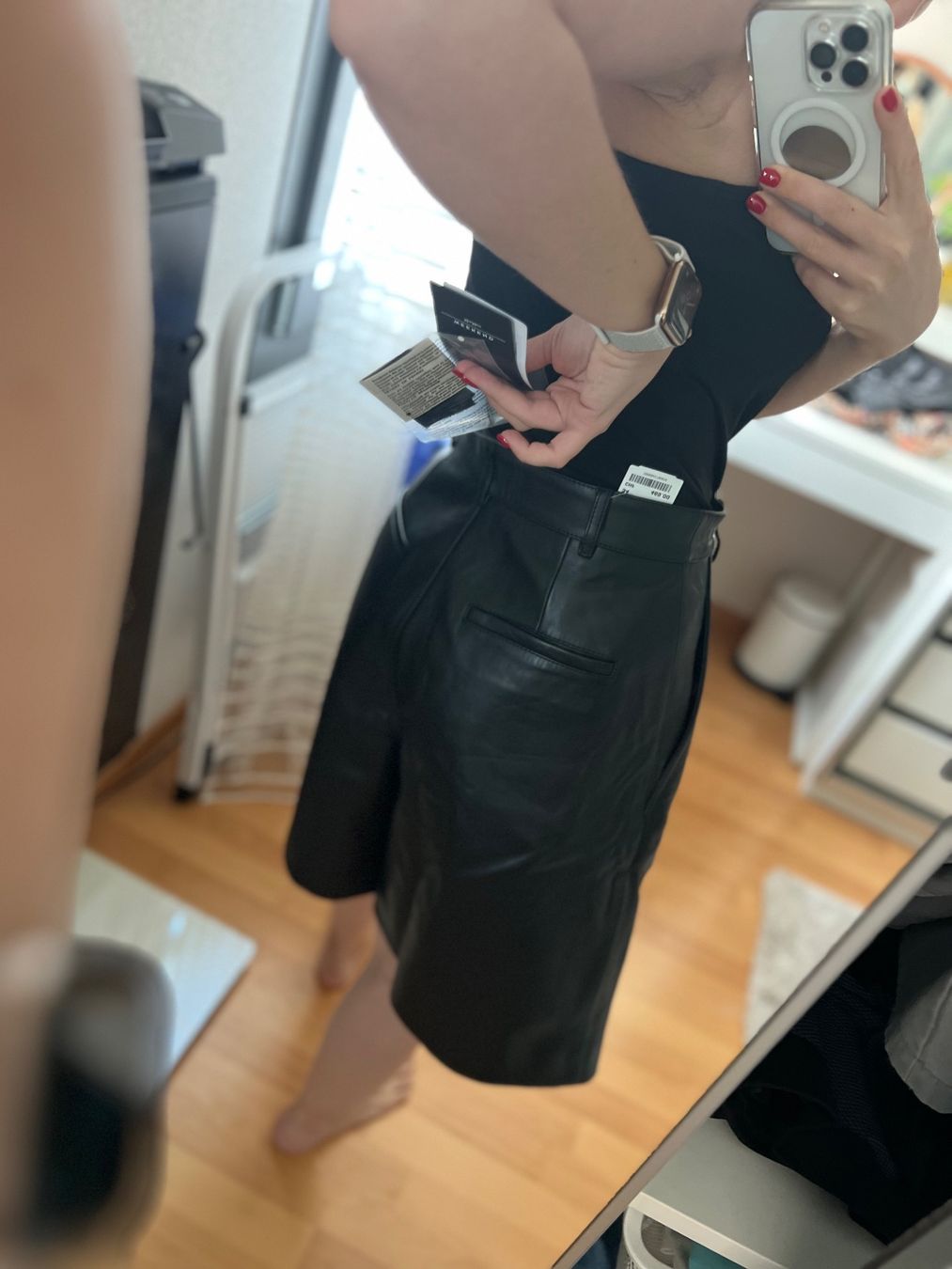 Max Mara Pantaloni: Max Mara Leder Bermudas, new – Nuovo e nell'imballaggio originale da Baar venduto da Zlata1 5