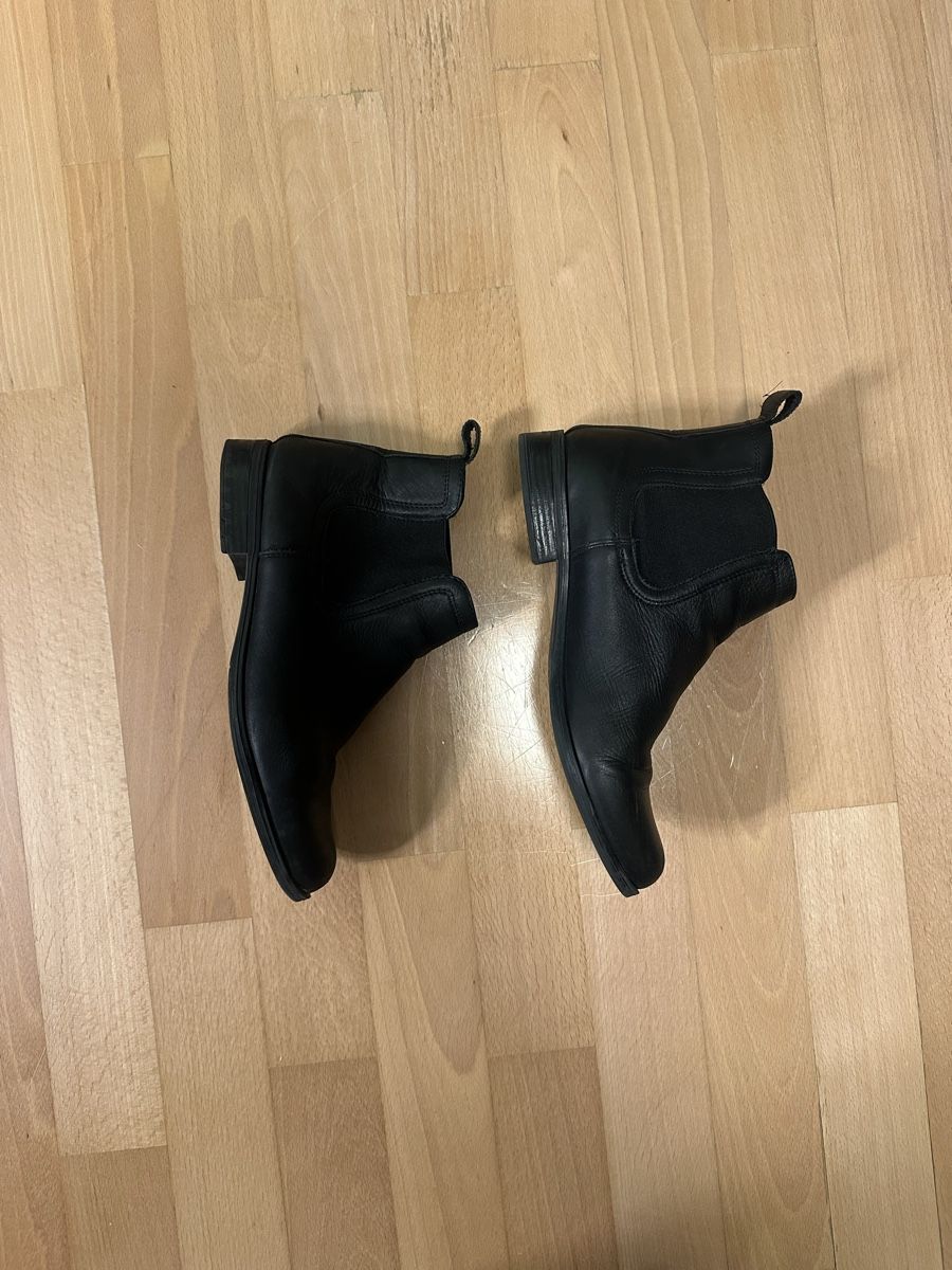 Scarpe da donna: Schwarze Herbst-Boots, Echtleder, Grösse 40 – Usato da Bonstetten venduto da Filetti99 2