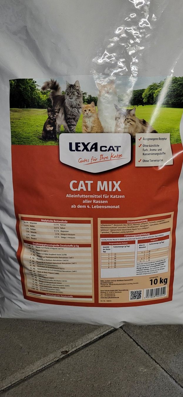 Nourriture: Katzenfutter von Lexa 10 kg – D'occasion à Duggingen par lot-of-fun 1