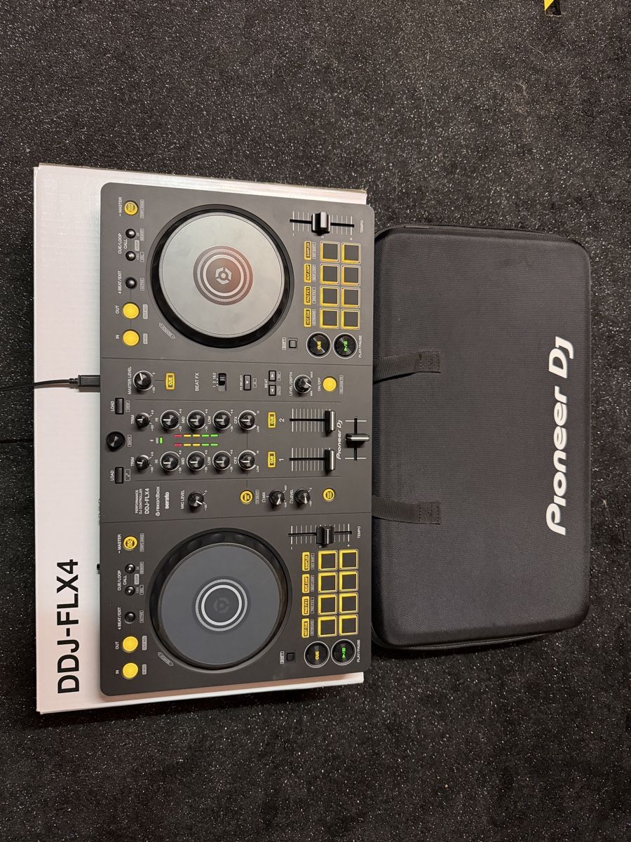 Pioneer Console di mixaggio: Pioneer DJ DDJ FLX 4 – Usato da Niederwil AG venduto da T.S.2.5 1