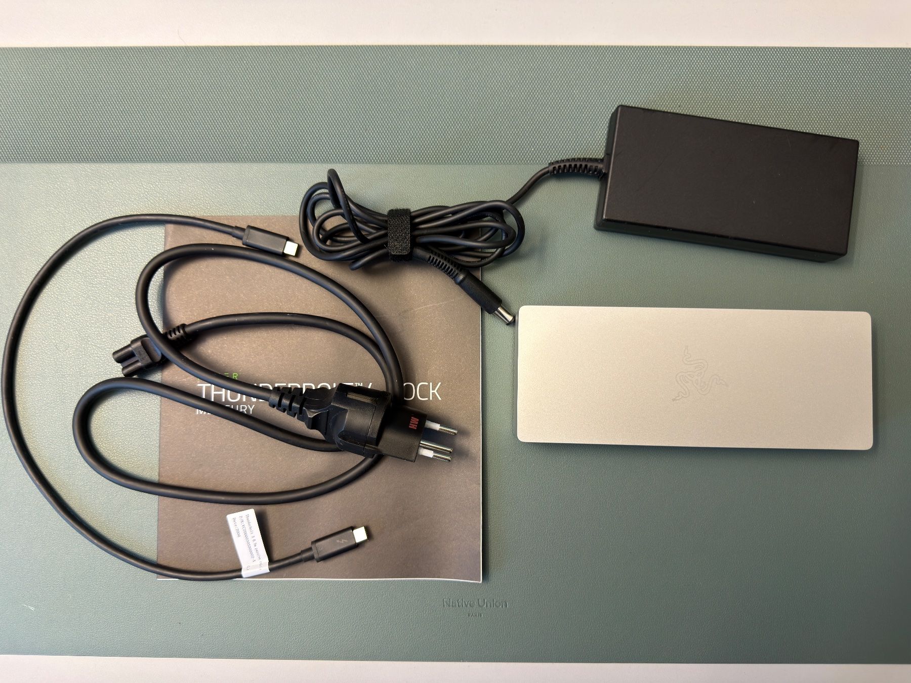 Razer Docking station: Razer Thunderbolt 4 Dock Mercury Edition - Aluminium - 10 – Usato da Grabs venduto da apple.genius.me 1