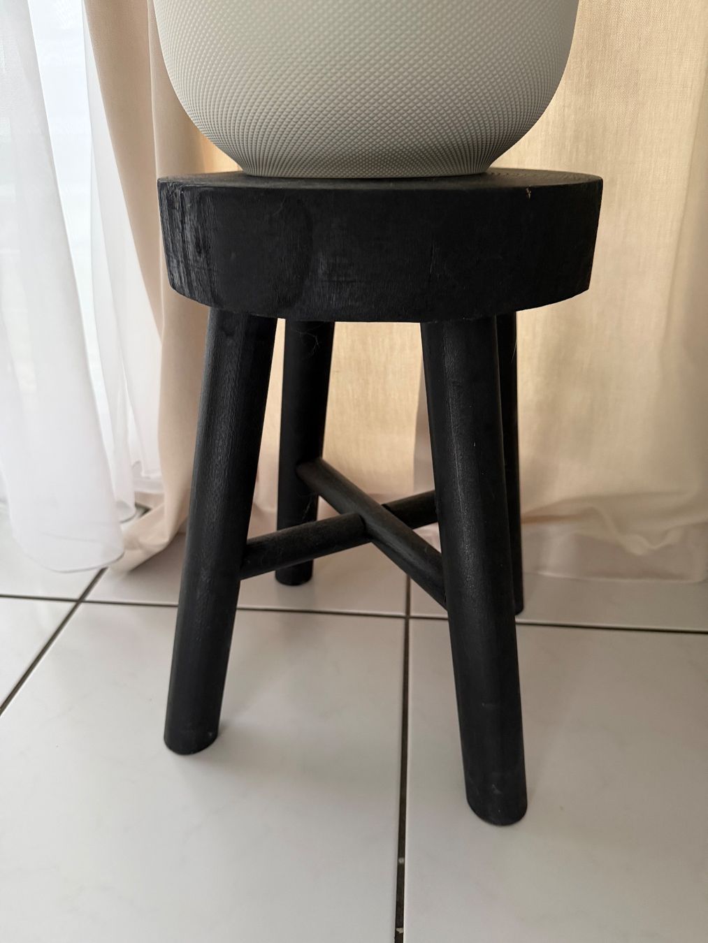 Tabourets: Hocker / Pflanzenständer aus Holz – D'occasion à Uster par AndiRados