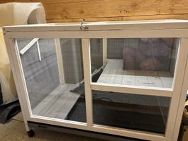 Kleintierstall Holz weiss mit Rollen gebraucht