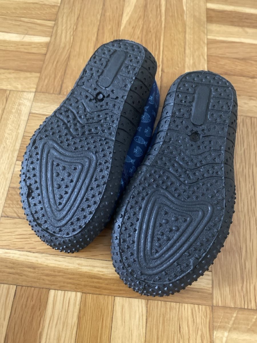 Schuhe für Jungen: NEU Kinder Badeschuhe Grösse 27 blau – Neu (gemäss Beschreibung) aus Binningen von Eober 2