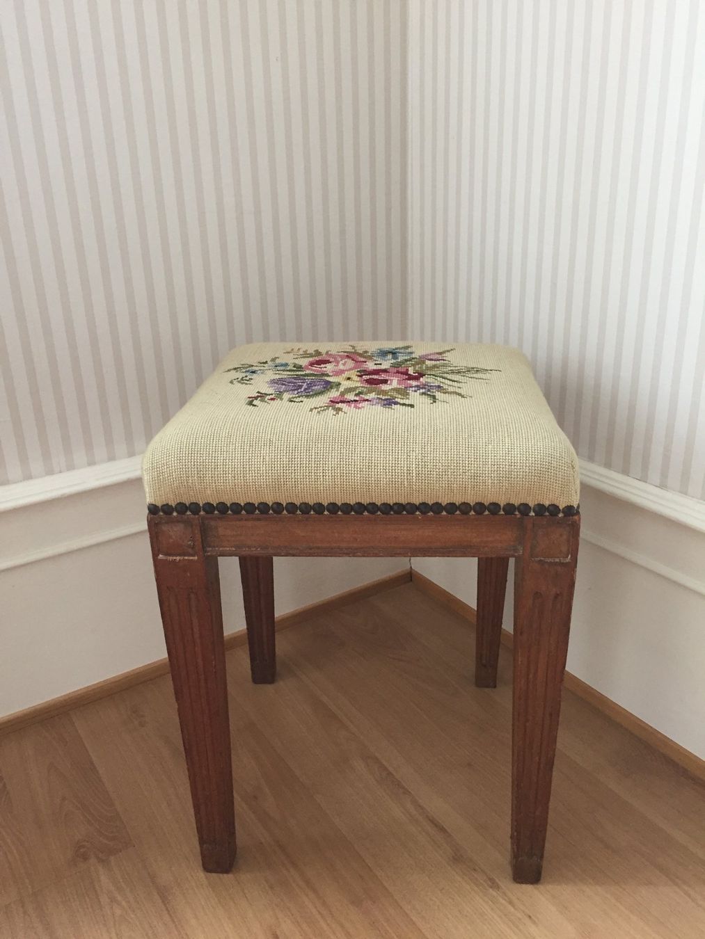 Sgabelli: Französiche Tabouret Louis XVI – Usato da Basel venduto da Lancer4 1