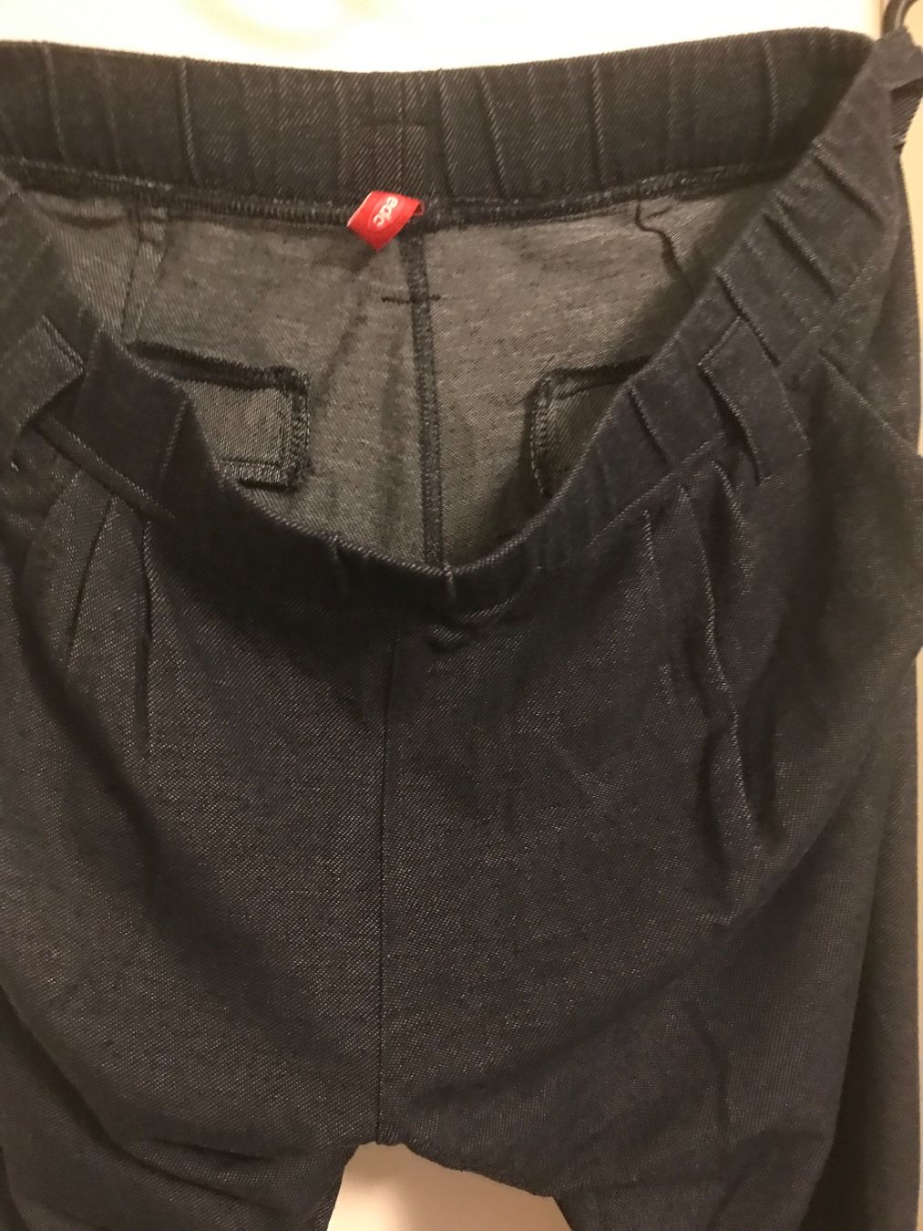 Esprit Pantaloni: EDC Damenhose Jeanslook – Usato da Niederteufen venduto da mix18 1
