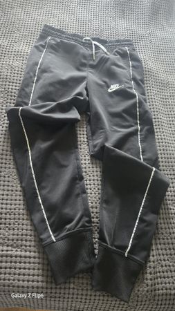 Nike Jogginghose schwarz Grösse L 146-156 cm 