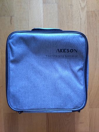 Gepolsterte Tasche - ideal für techn. Zubehör, Geräte, etc.