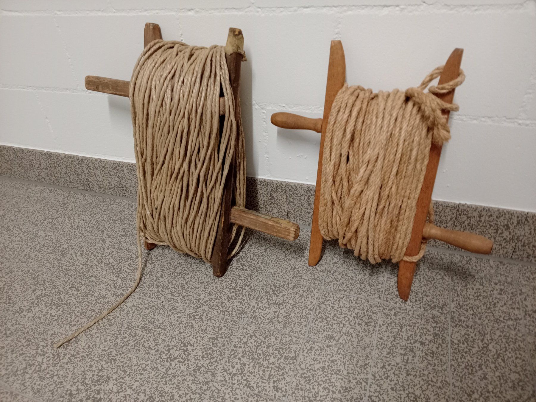 Corde: Alte Seile auf Holzspule – Difettoso da Zofingen venduto da hergi95