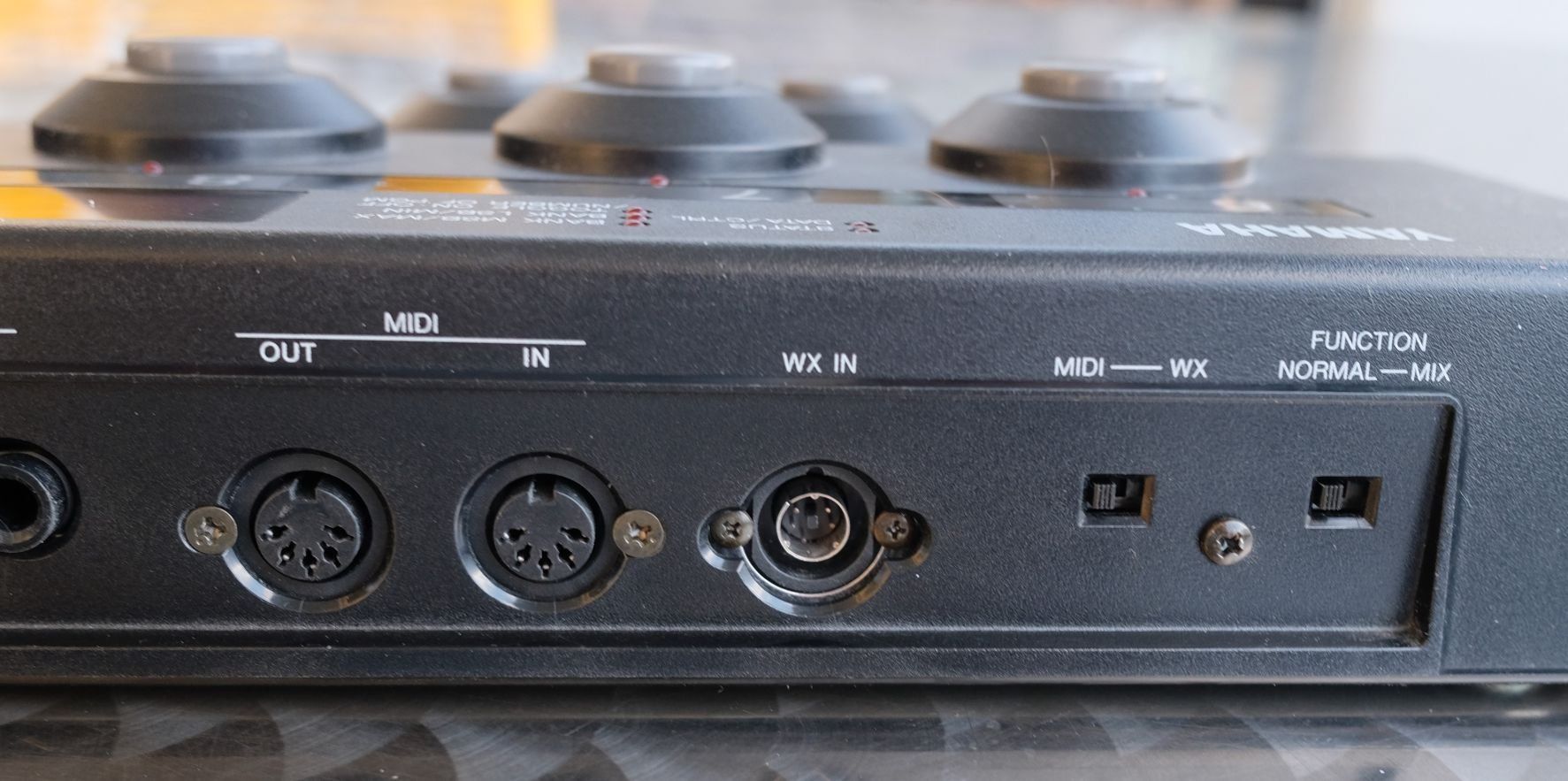 Strumenti musicali: Yamaha MFC-10 MIDI Foot Controller – Usato da Basel venduto da PondstreetStudios 4