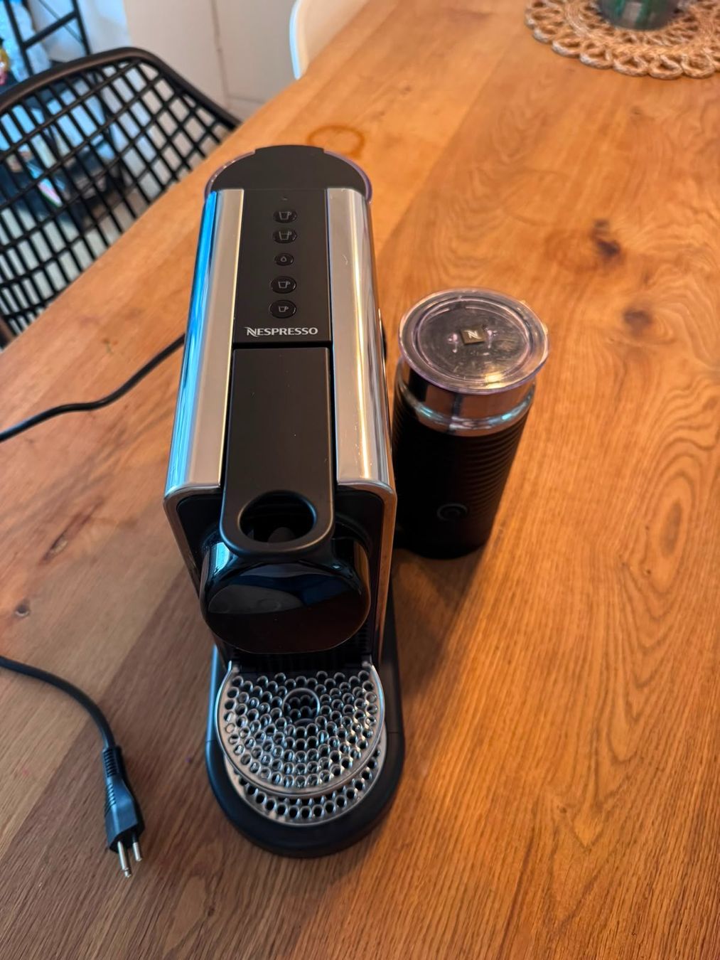 Nespresso Kaffeemaschinen & Espressomaschinen: Nespresso Citiz Platinum & Milk – Gebraucht aus Gordola von Mike272727