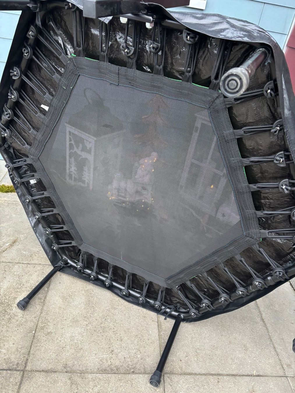 Trampolini: Trampolin wenig benutzt mit Handgriff – Usato da Gunzwil venduto da Flugzeug0 2