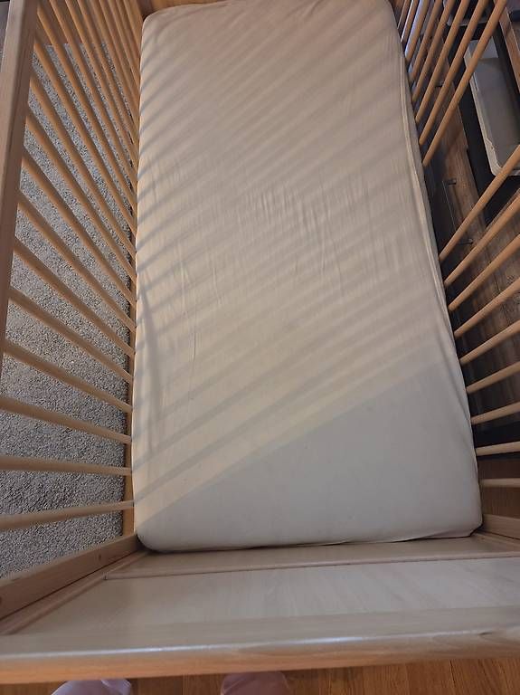 Betten: Gratis Babybett Echtholz – Gebraucht aus Wetzikon ZH von die_5njz 2