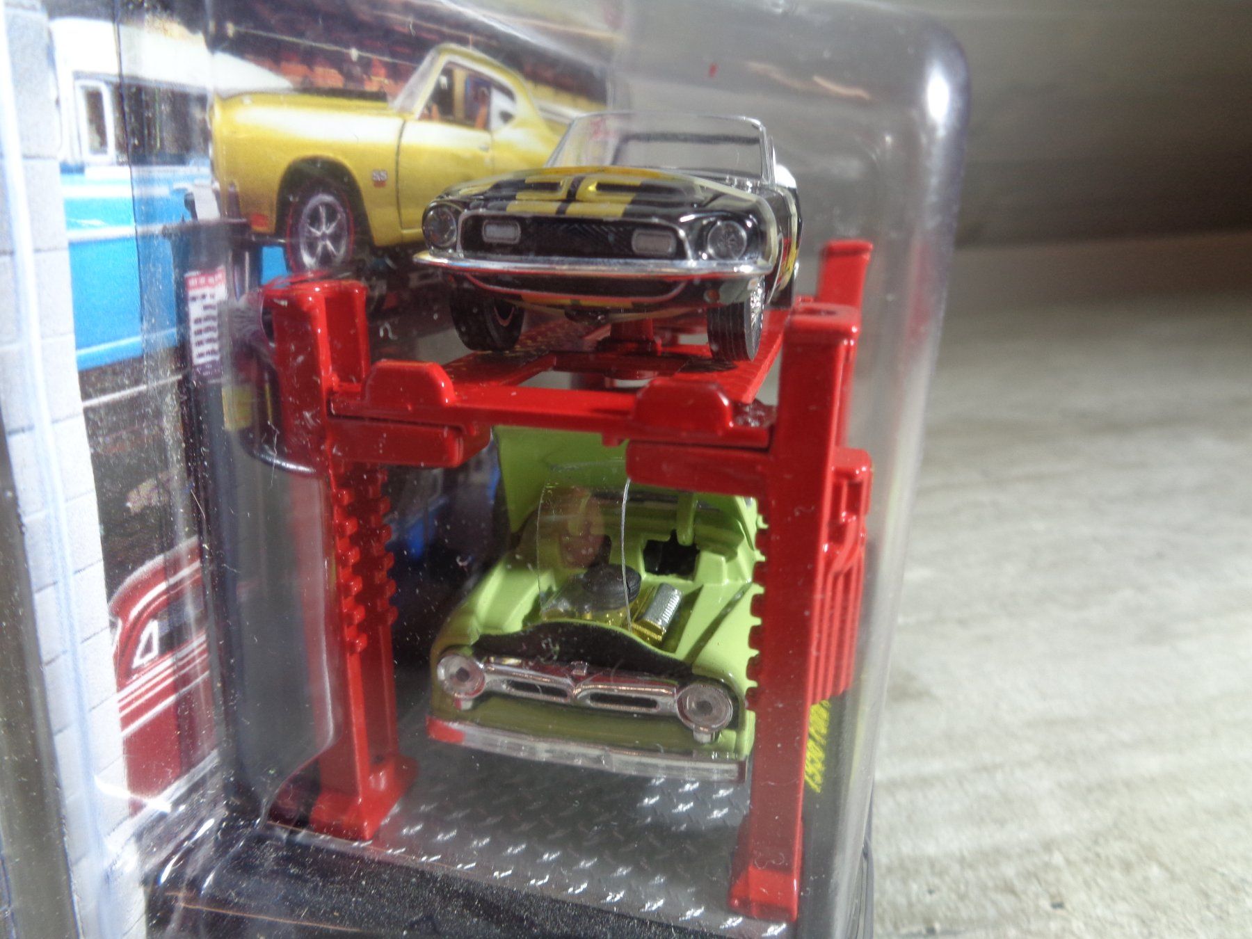 Ford Modellini d'auto: M2 1:64 Classic Car 2x Ford + Lift – Nuovo e nell'imballaggio originale da Reconvilier venduto da rallycar 2