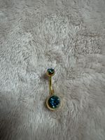 Bauchnabelpiercing