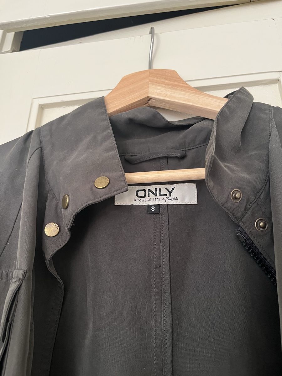 Jacken: Leichte Frühlingsjacke khaki – Gebraucht aus Zürich von bruni09 1