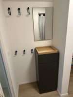 Schuhschrank mit Spiegel und Wandhaken