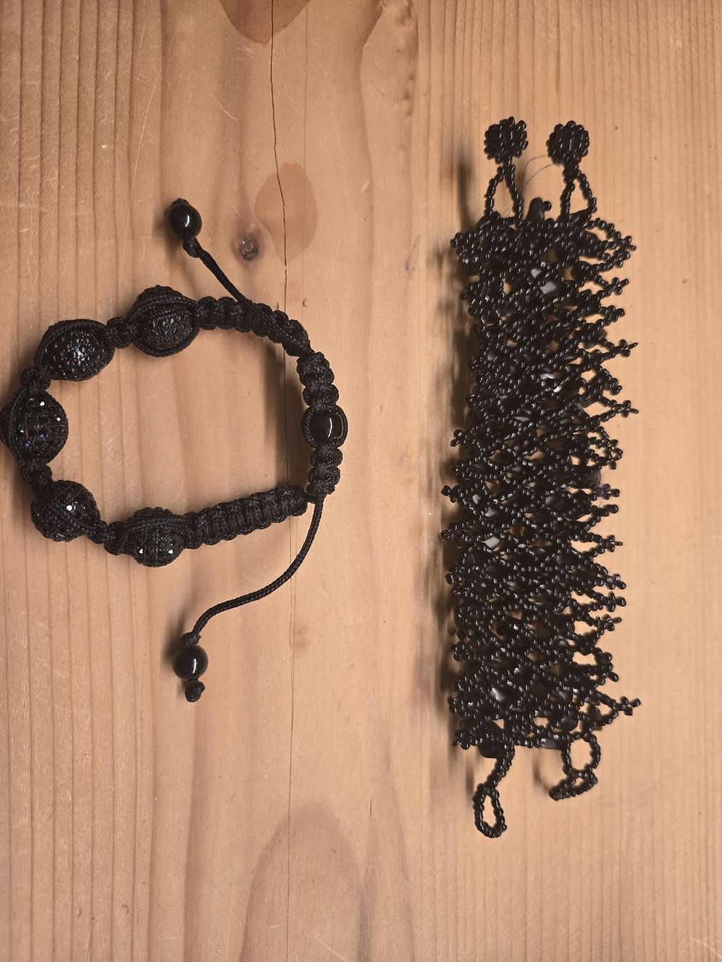 Bracciali & Braccialetti: 2x Armband Schwarz – Usato da St. Gallen venduto da dan_w62f 1