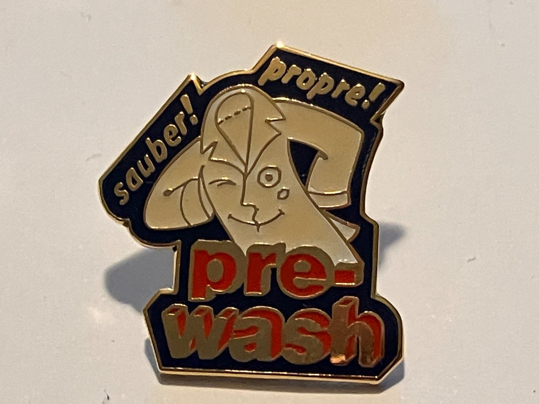 Plaketten & Abzeichen: 1 Pin Pre Wash – Gebraucht aus Basel von djwwpp