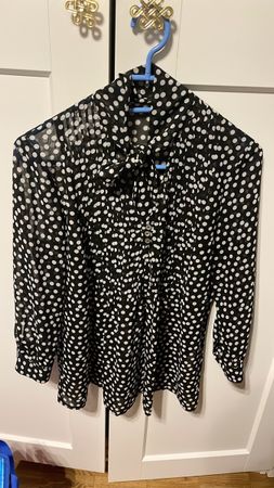 Elegante Bluse mit Punktmuster - Perfekt für den Herbst!