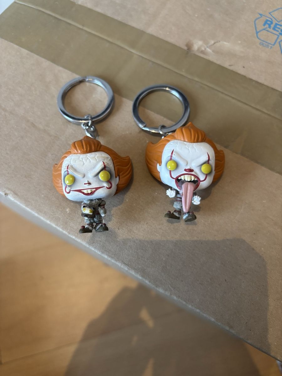 Funko Schlüsselanhänger & - bänder: Funko Pocket Pop Keychain IT/ES - Pennywise 2 Stück – Gebraucht aus St. Antoni von dazzxed