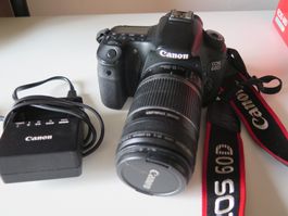 Canon Kamera EOS 60 D mit Canon Zoom-Objektiv EF-S 55-250mm