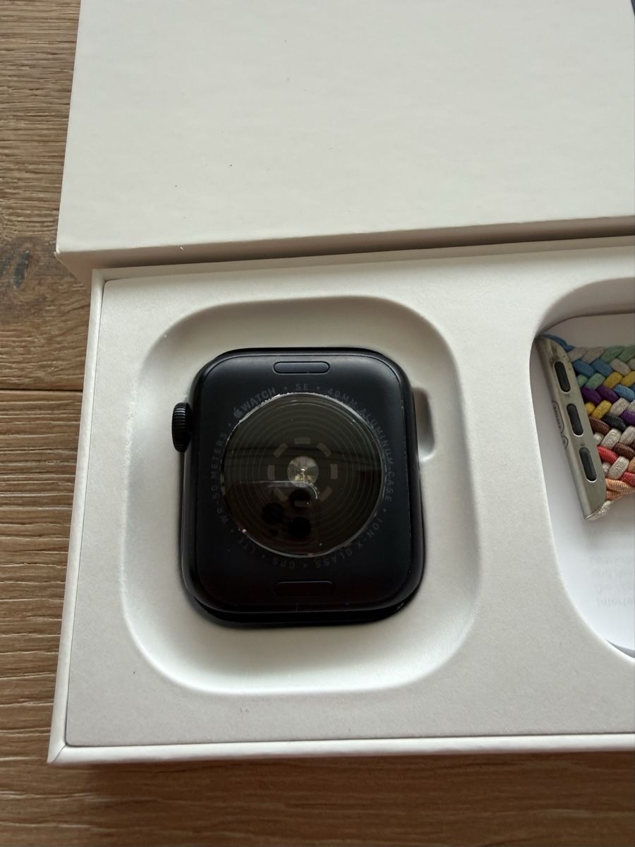 Apple Smartwatch: Apple Watch SE 2. Gen 40mm – Usato da Jona venduto da Tsei 3