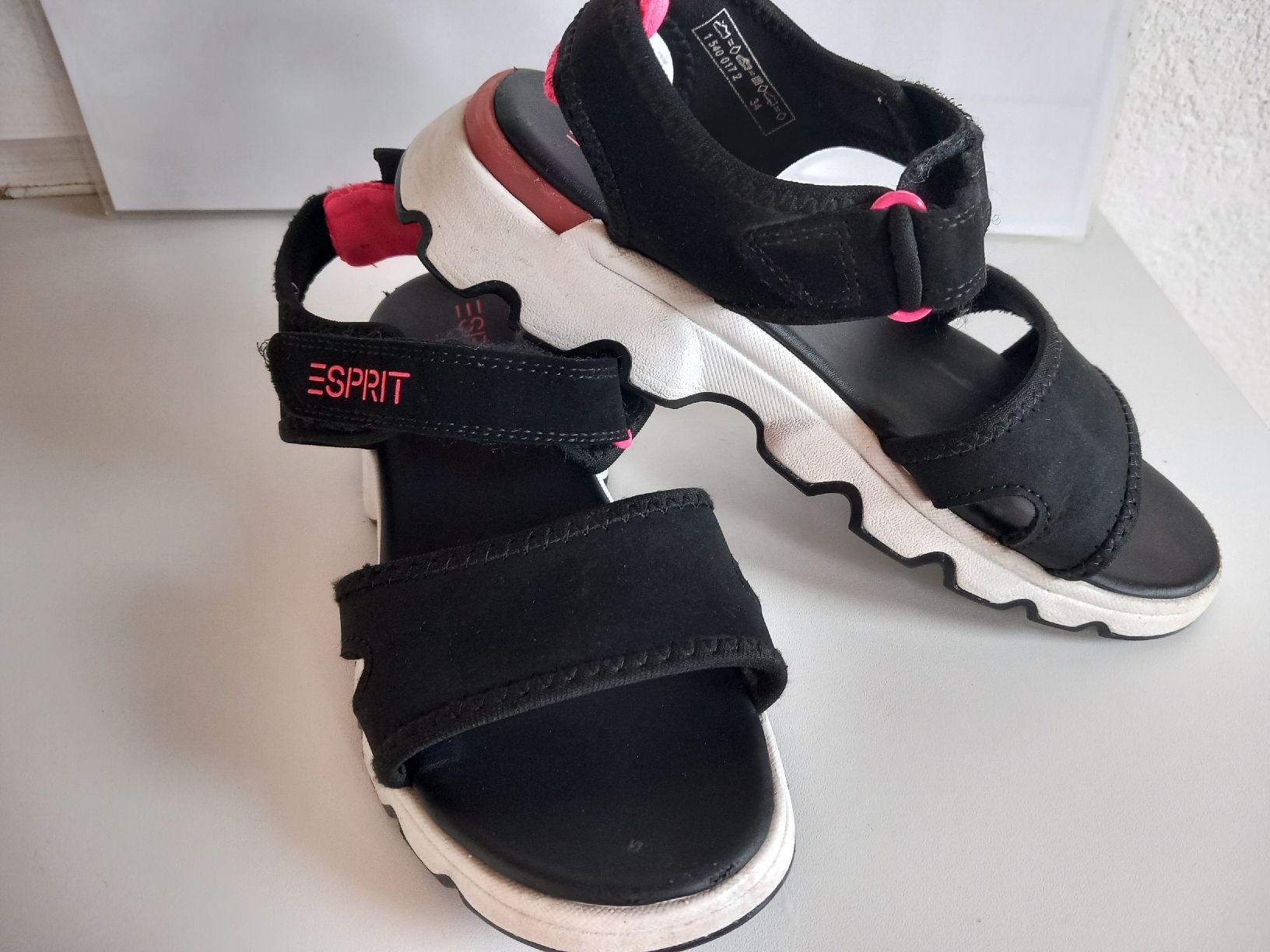 Esprit Scarpe per ragazze: Sandalen ESPRIT Schwarz Pink Grösse 34 – Usato da Sonnental venduto da OlgaB83