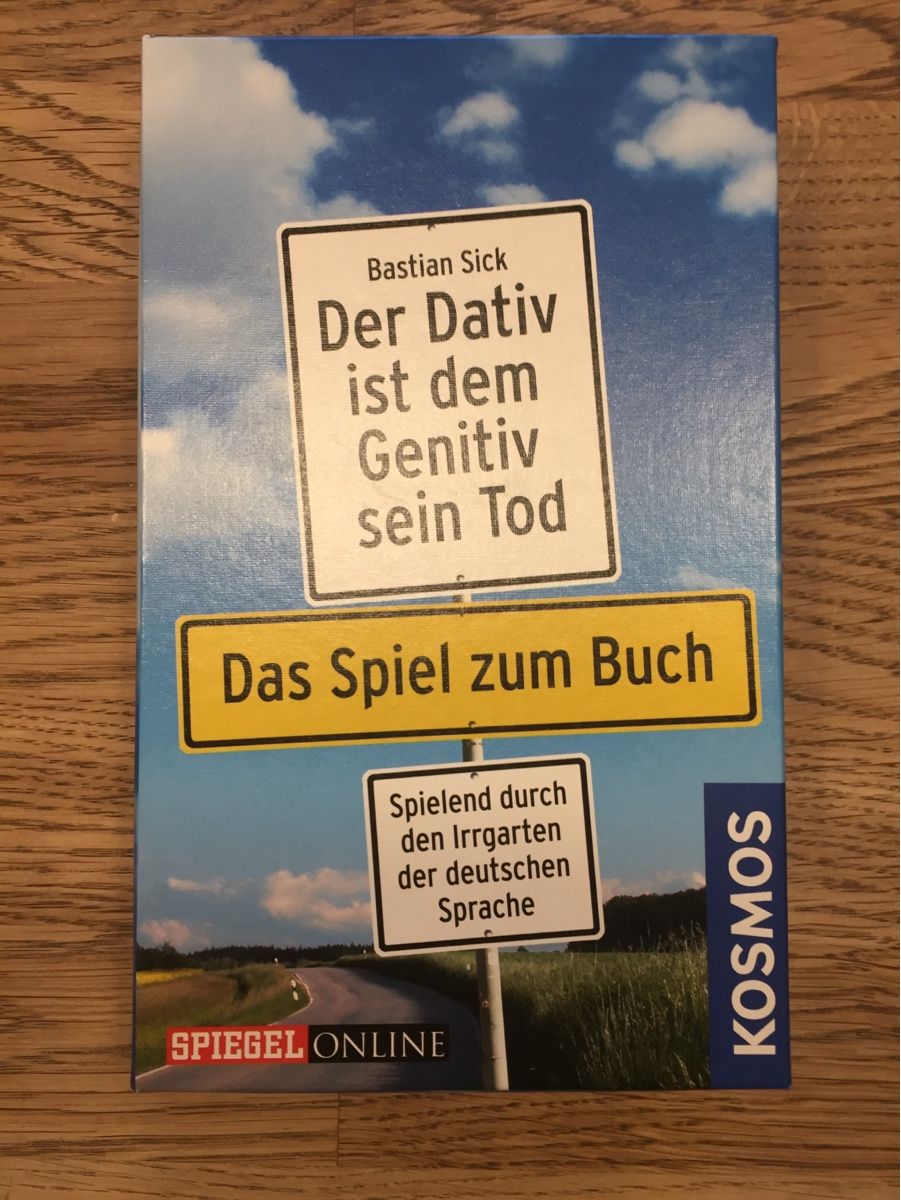 Kosmos Spiele: Der Dativ ist dem Genitiv sein Tod - Spiel – Gebraucht aus Udligenswil von Lilienfarbe