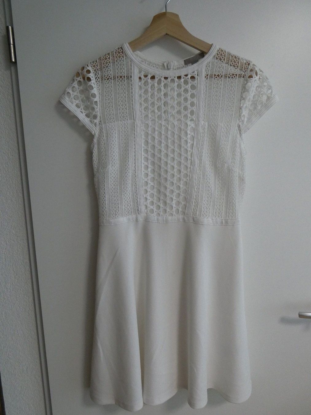 H&M Vestiti: Elegantes Kleid, weiss – Nuovo (secondo la descrizione) da Zürich venduto da Jo-Ma