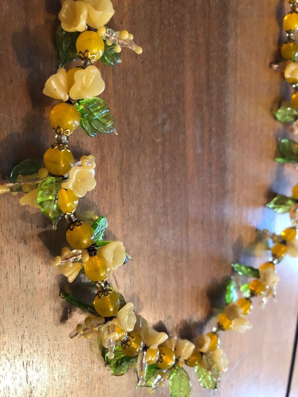 Catenine: GABLONZER GLASBLÜTEN Collier.Gelb farben – Nuovo (secondo la descrizione) da Wald ZH venduto da mlnt 4