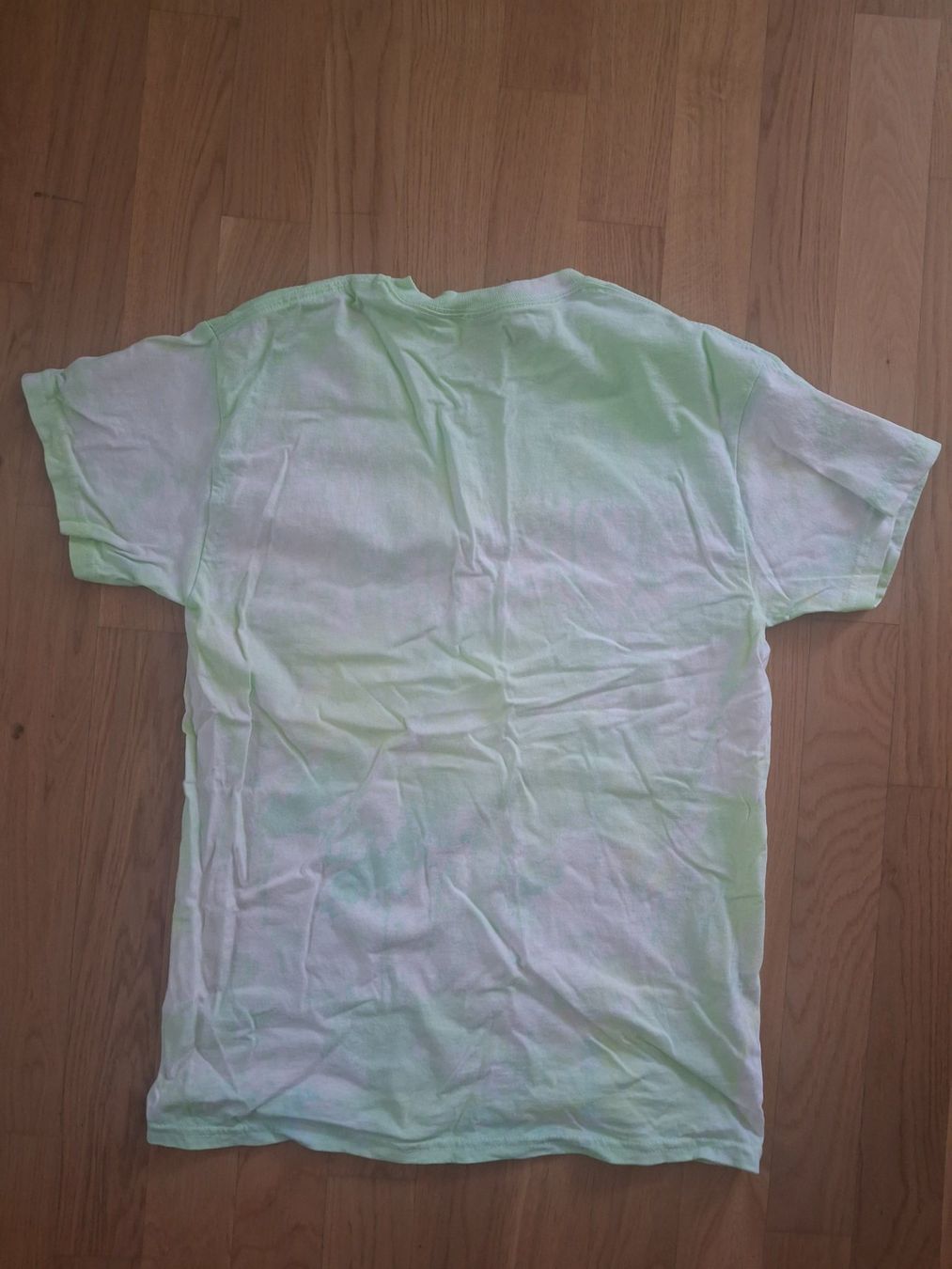 T-shirt: Batik T-Shirt – Nuovo (secondo la descrizione) da Luzern venduto da gab_726g 1
