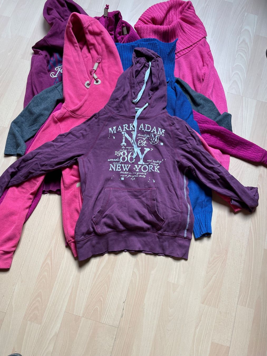 Maglioni & Felpe: 10x Pullover Gr M  Damen – Usato da Huttwil venduto da Bolpa 3