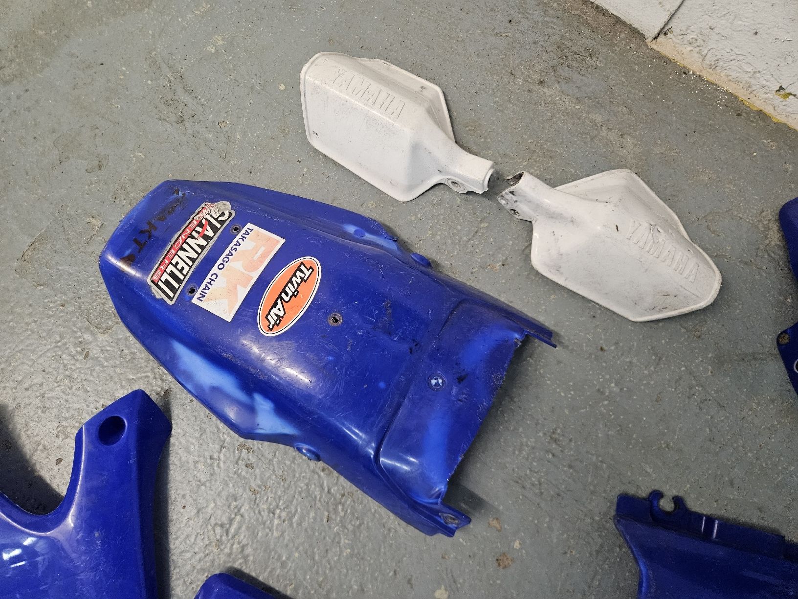 Yamaha Tutti i ricambio per moto: Yamaha DT 125 Plastics Verkleidung – Usato da Mellingen venduto da jea_hkf9 2