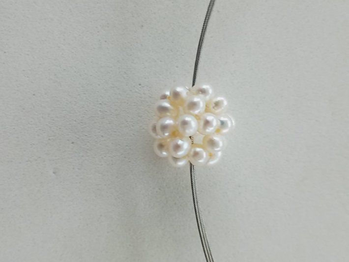 Catenine: Halskette Edelstahl Collier mit Perlen Ring. Länge 50cm – Nuovo e nell'imballaggio originale da Winistorf venduto da acreativ 1