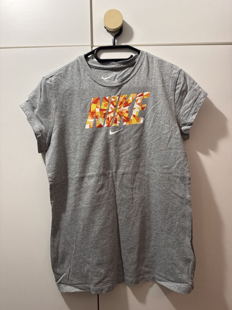 Nike Camicette, T-shirt & Top: T-shirt Nike – Usato da Rancate venduto da Waly__