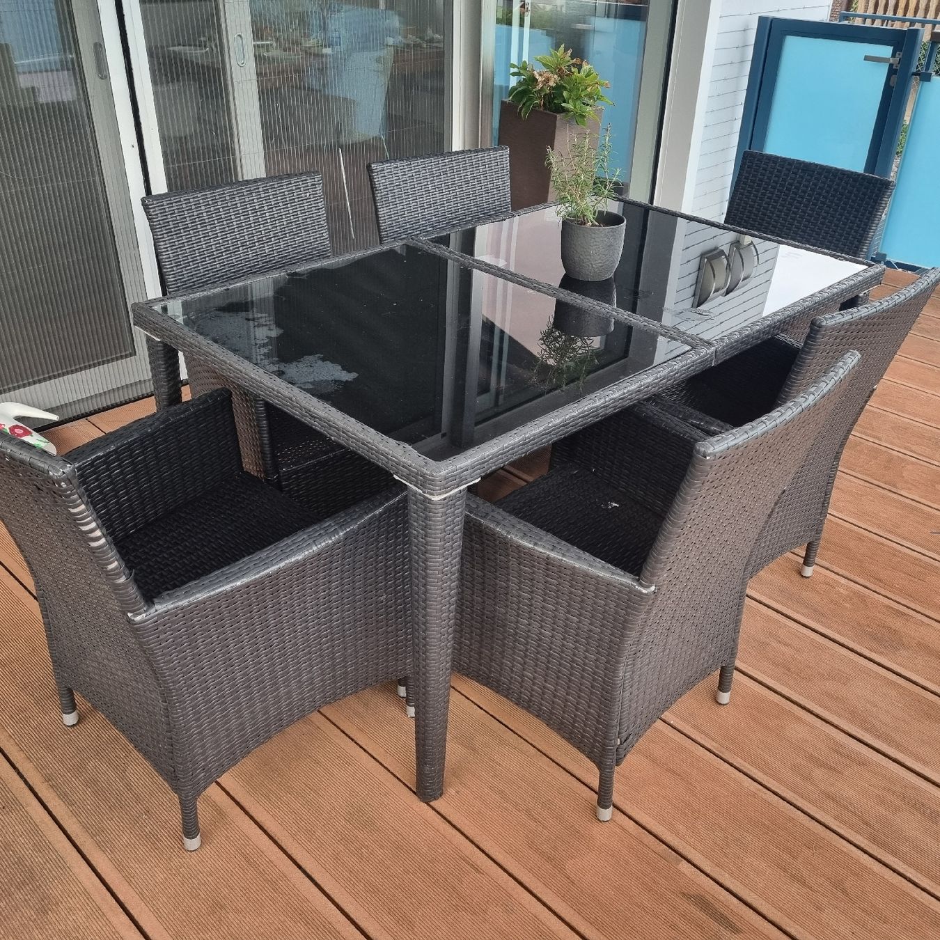 Set di tavolo e panche: Rattan Esstisch mit Stühlen – Usato da Aettenschwil venduto da jepe24