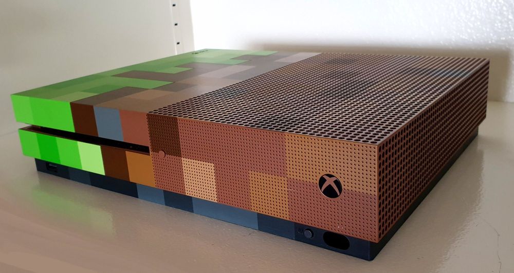 XBOX ONE S Minecraft (édition limitée) COMME NEUF | Kaufen auf Ricardo