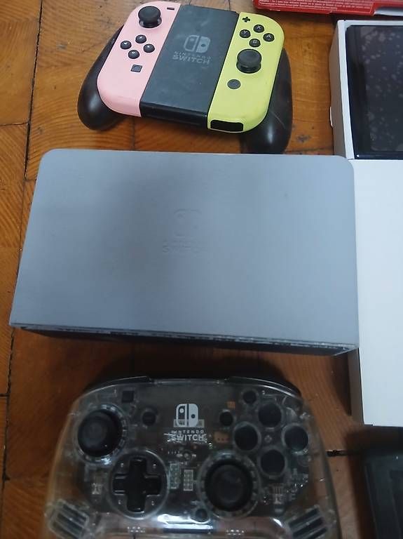 Nintendo Console: Nintendo switch OLED – Nuovo (secondo la descrizione) da Locarno venduto da sch_r2rh 4