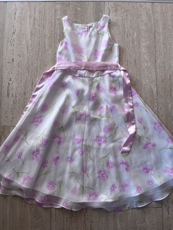 Kleid Grösse 134