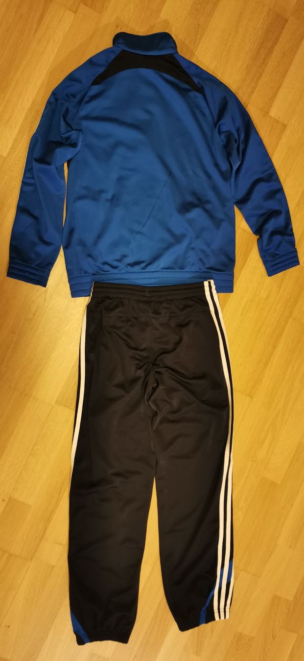 Adidas Completi: Trainingsanzug Adidas blau-schwarz 152 – Nuovo (secondo la descrizione) da Port venduto da Doppelmond 1