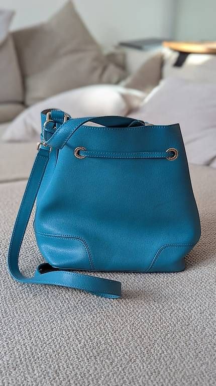 Furla Borse da donna: Furla Beuteltasche blau neuwertig – Usato da Bergdietikon venduto da Lindor12 1