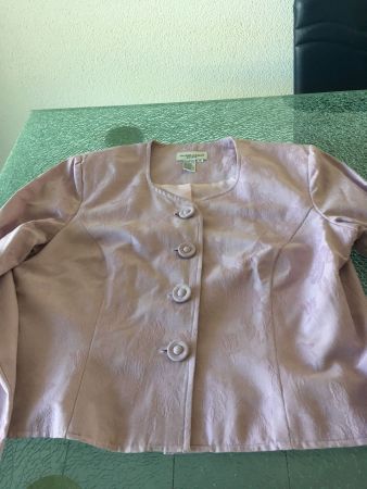 neue,schöne flieder Jacke Gr. 42